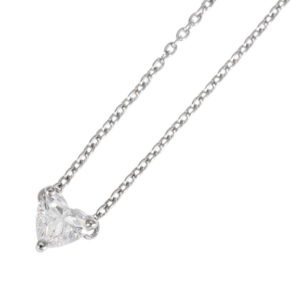 18K (18-karat white gold) necklace with a 0.30ct VS2 diamond, total weight 2....
